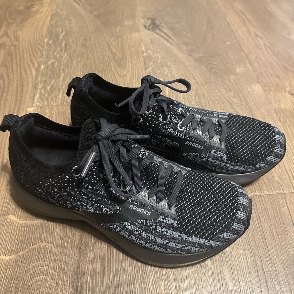 Brooks women’s running shoes size 8
